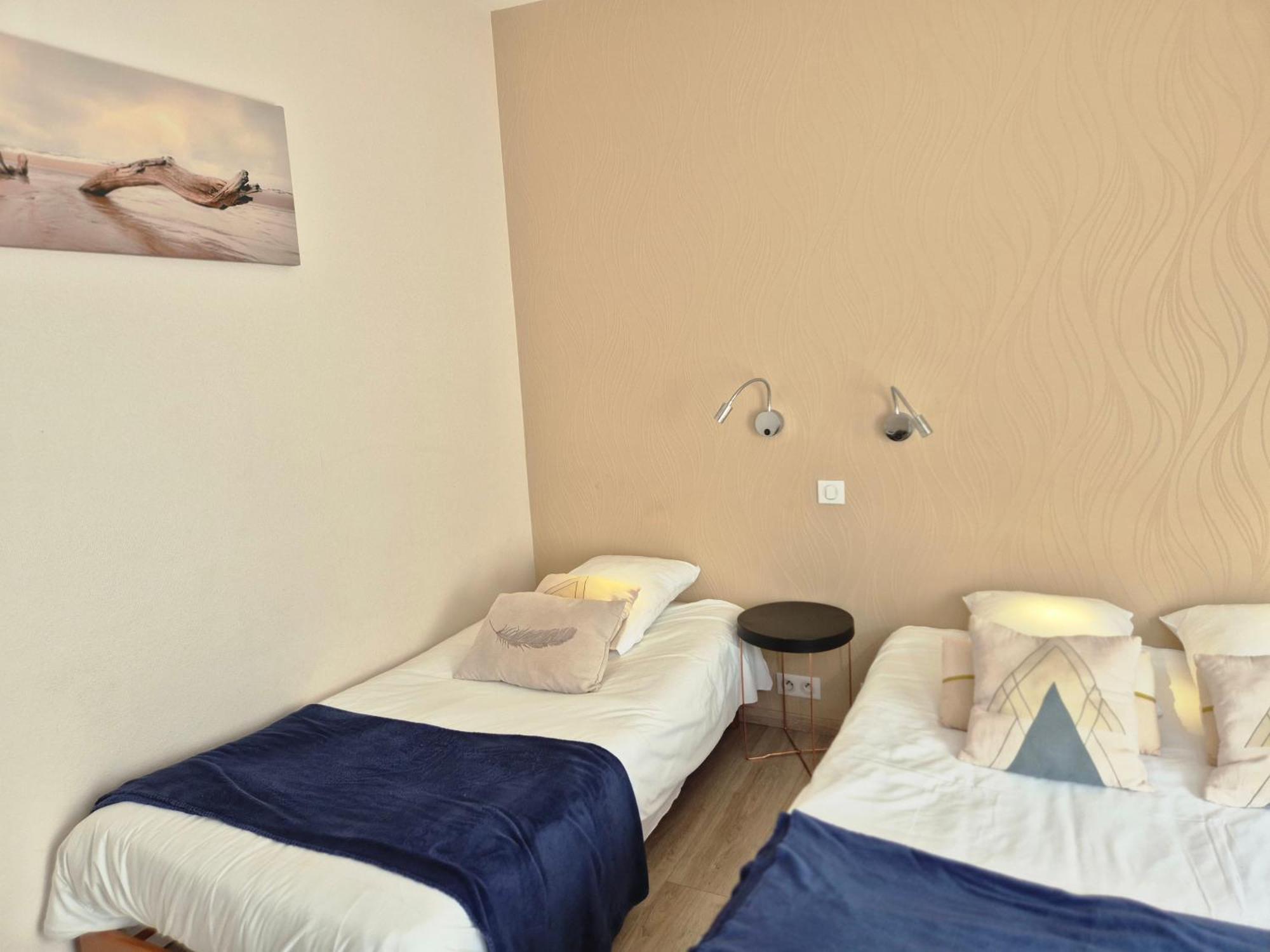 Logis Hotel Restaurant L'Oustal Naves  ภายนอก รูปภาพ