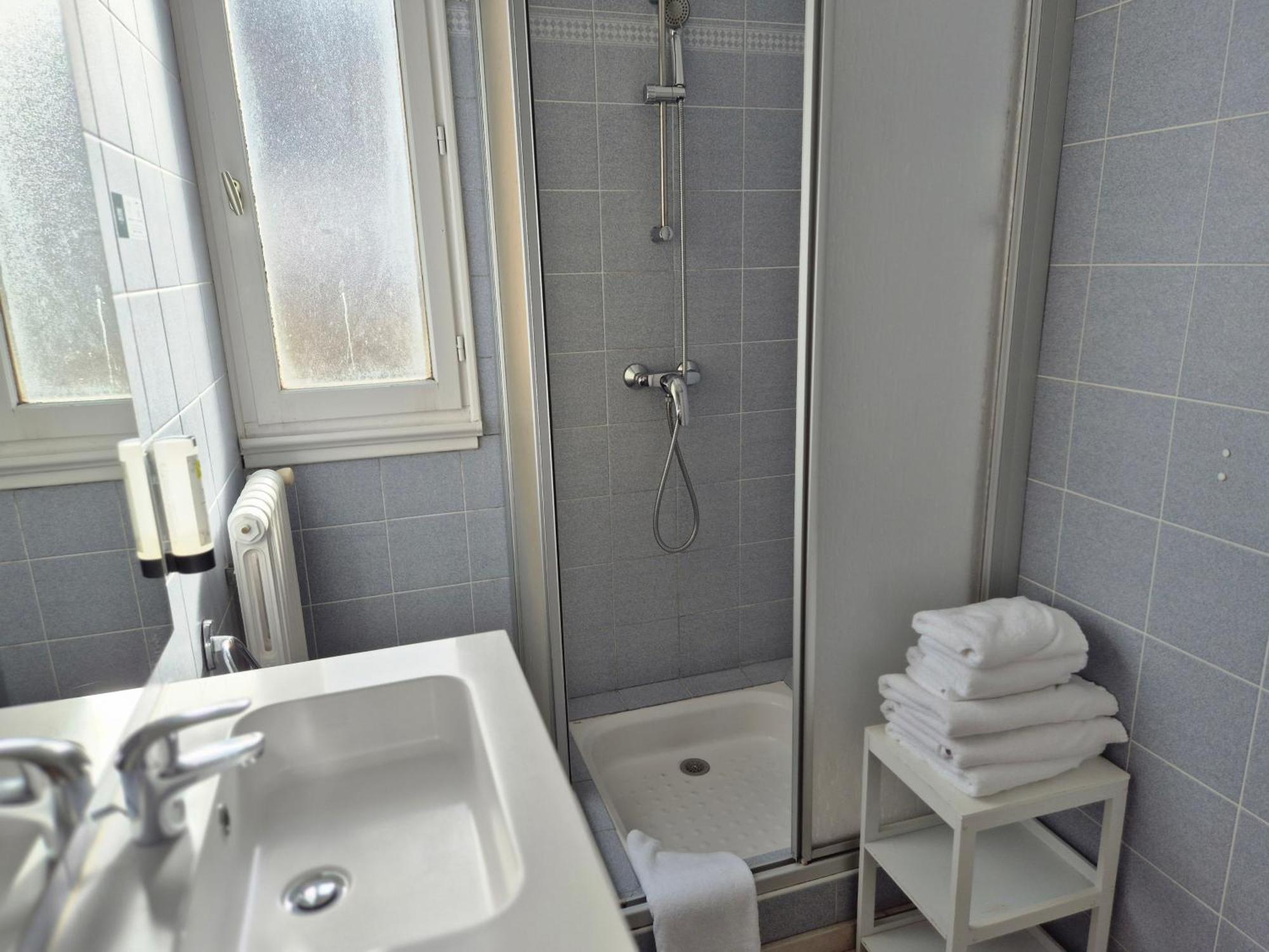 Logis Hotel Restaurant L'Oustal Naves  ภายนอก รูปภาพ