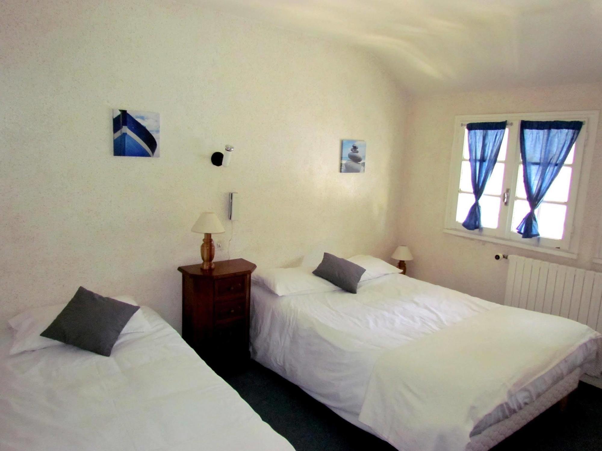 Logis Hotel Restaurant L'Oustal Naves  ภายนอก รูปภาพ